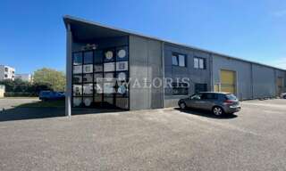 Commerce  1115 m² à louer à Vaulx-en-Velin (69120)