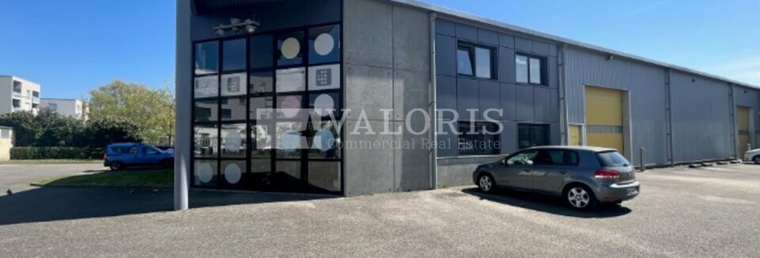 Commerce  1115 m² à louer à Vaulx-en-Velin (69120)