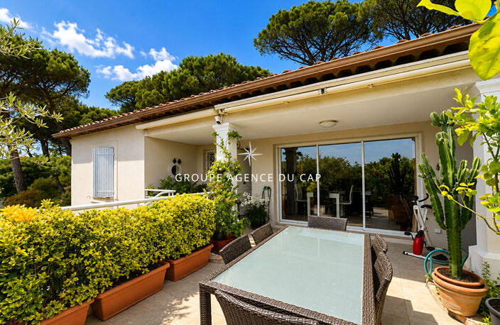 APPARTEMENT A VENDRE 3 PIECES AVEC GARAGE SUR SAINTE MAXIME PROCHE DES COMMODITES ET DU CENTRE VILLE — photo 2