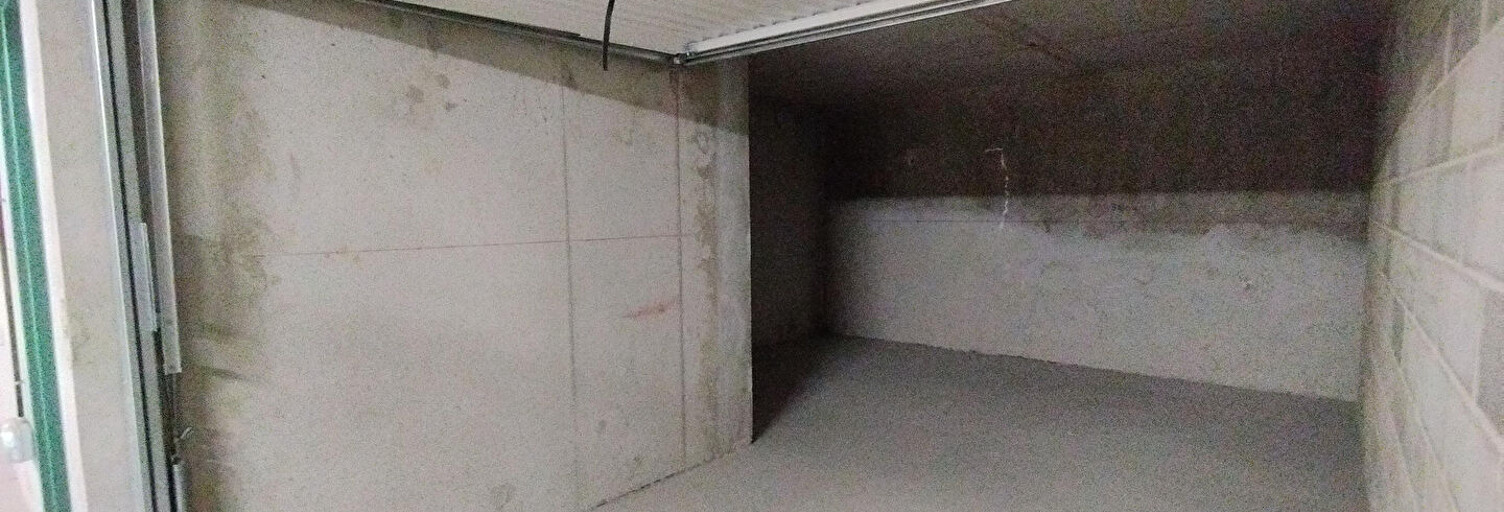 Garage  18 m² à louer à Marseille 6 (13006)