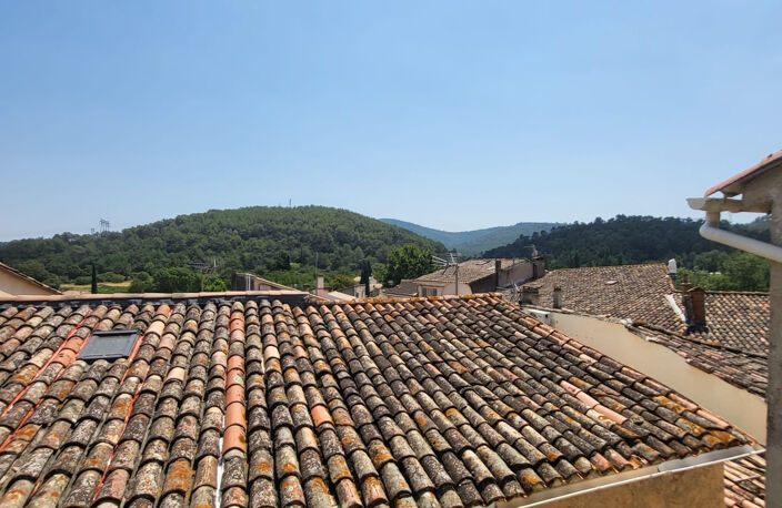 MAISON DE CARACTERE SIX CHAMBRES ET TERRASSE JARDIN — photo 5
