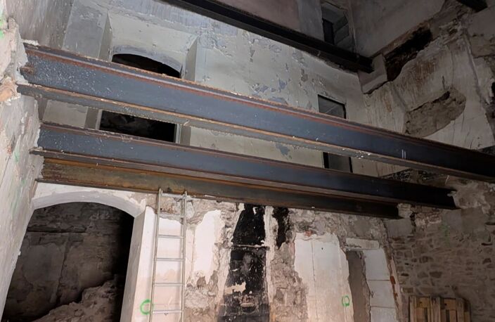 COLLOBRIÈRES  Immeuble de caractère à rénover  Plus de 300 m² — photo 4