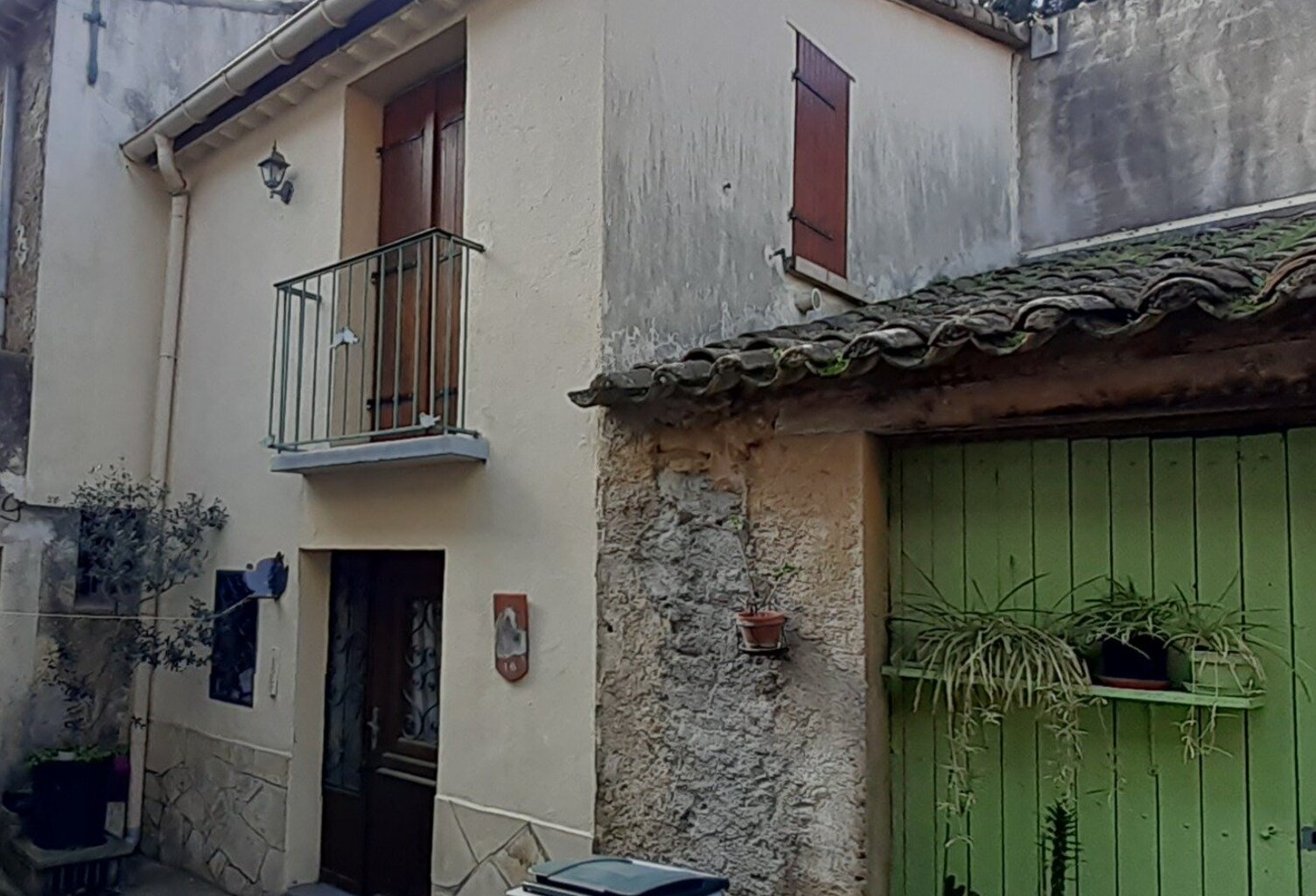  À Vendre à Roujan  Ensemble Immobilier avec Potentiel Locatif — photo 1