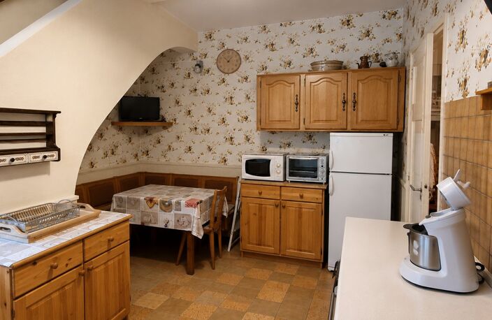  À Vendre à Roujan  Ensemble Immobilier avec Potentiel Locatif — photo 4