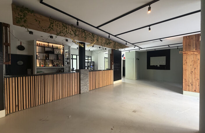 Local Commercial 266m2 — photo 3