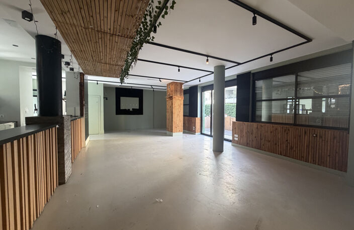 Local Commercial 266m2 — photo 4
