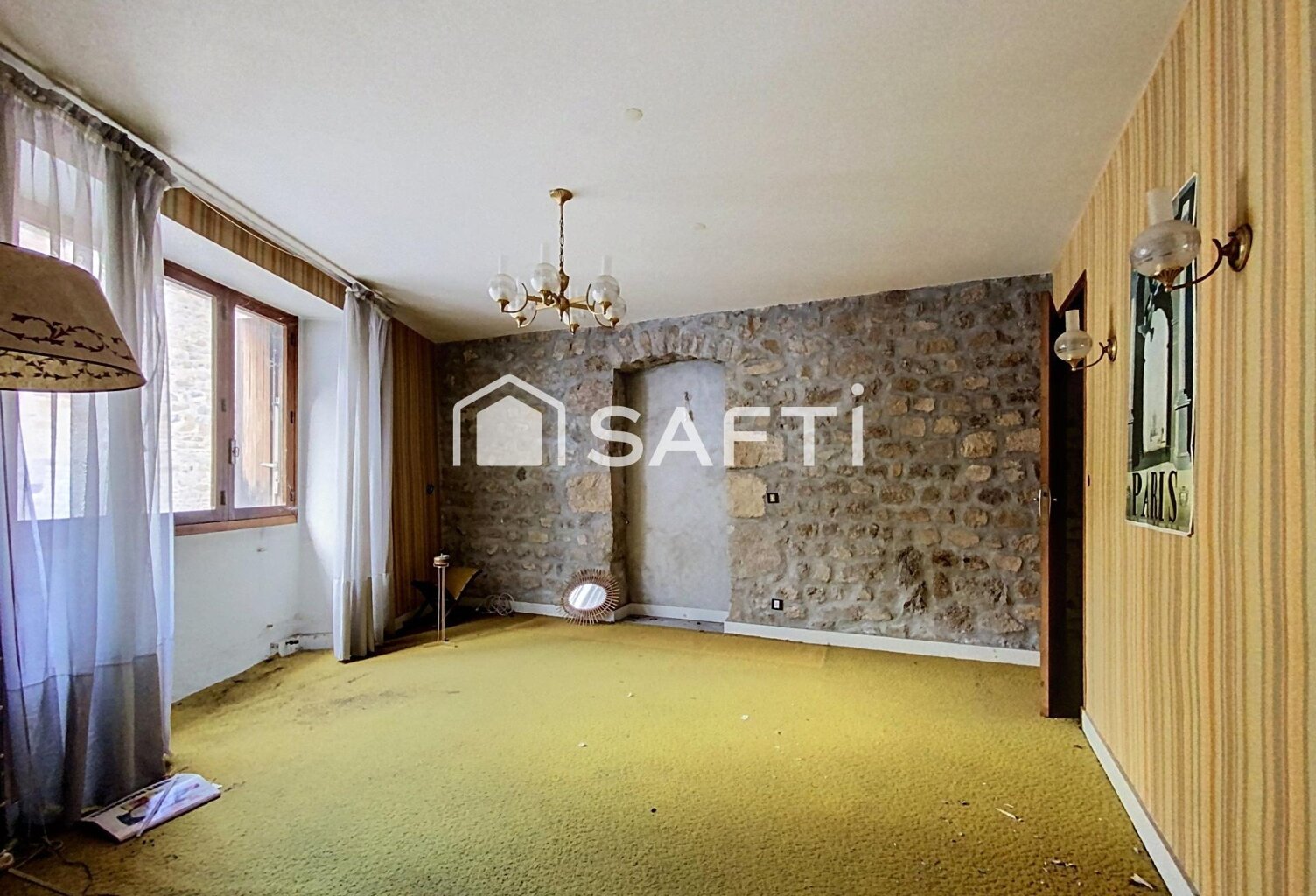 Ensemble immobilier en pierre au cœur de Saint-Félicien — photo 1
