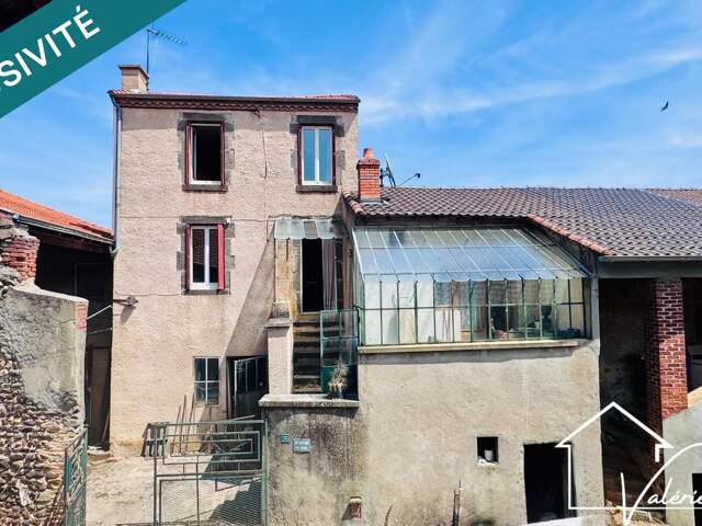 Maison avec cour intérieure, dépendances et fort potentiel de rénovation — photo du bien