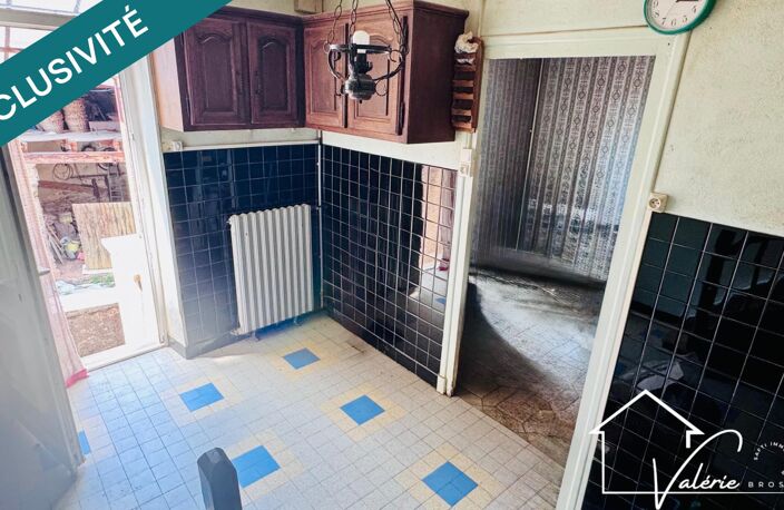 Maison avec cour intérieure, dépendances et fort potentiel de rénovation — photo 2