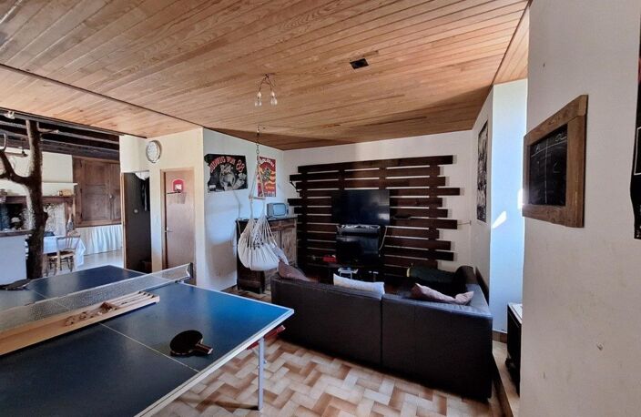 Corps de ferme composé d'une maison 5 pièces  et dépendances — photo 5