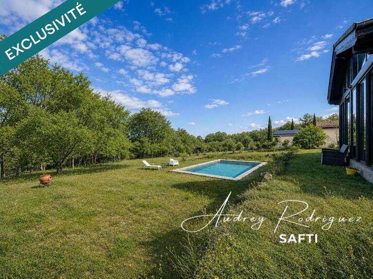 Plain-pied familial avec piscine et véranda — photo 1