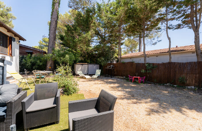 SOUS LES PINS — photo 5