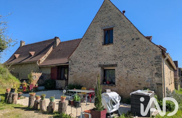 Vente Maison/villa 9 pièces — photo 2
