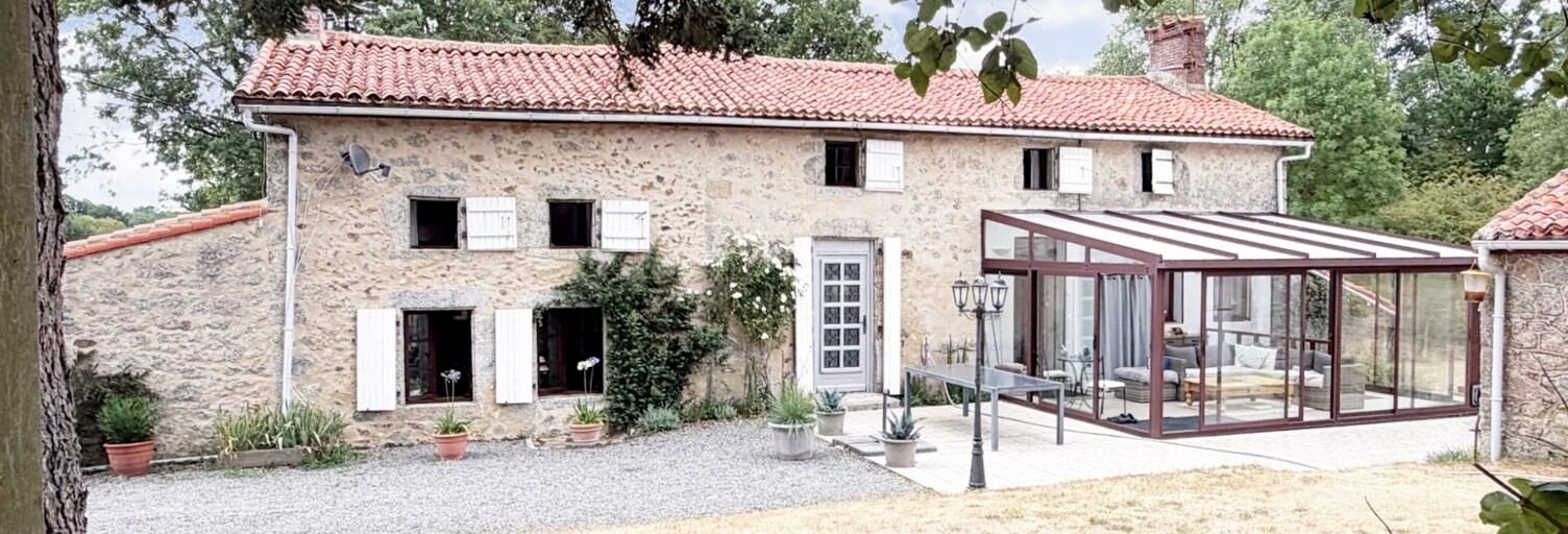 Maison 7 Pièces 147 m² à vendre à Vernoux-en-Gâtine (79240)