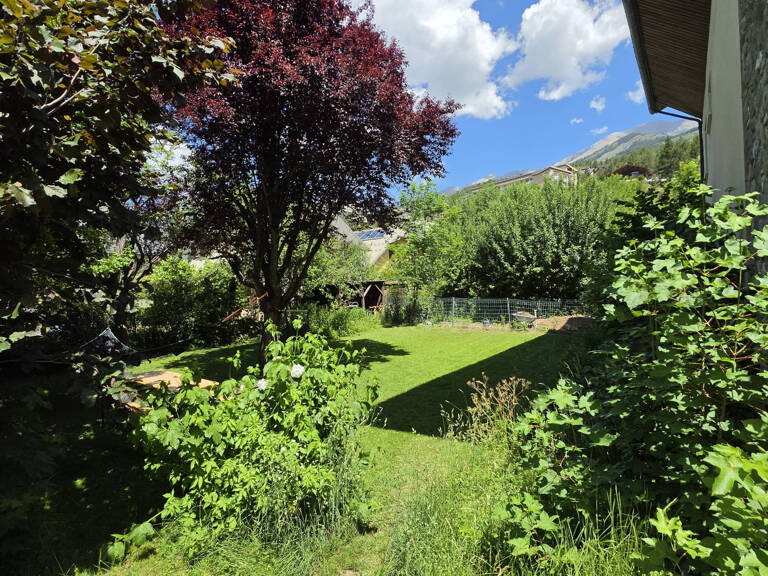 Appartement rez-de-jardin Barcelonnette Centre — photo 1