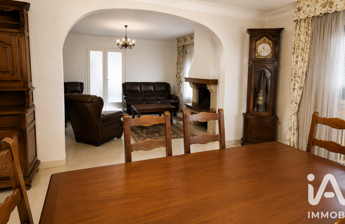 Vente Maison/villa 8 pièces — photo 2