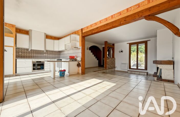 Vente Maison/villa 8 pièces — photo 2