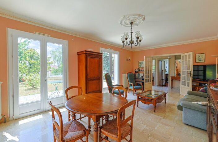 Vente maison 7 pièces 155 m² Salles-d'Angles (16130) — photo 2