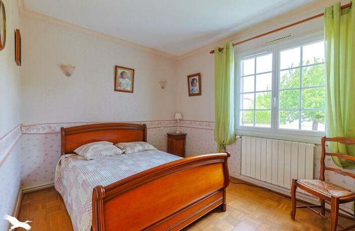Vente maison 7 pièces 155 m² Salles-d'Angles (16130) — photo 3