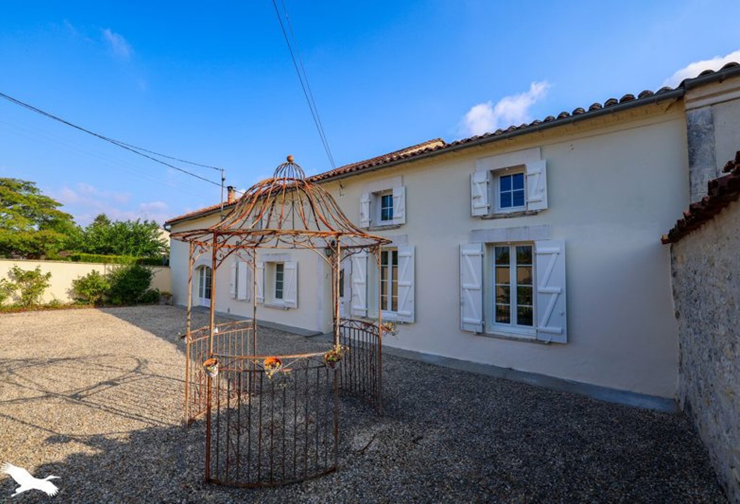 Maison en pierre de 5 pièces principales — photo 1
