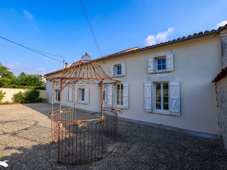 Maison en pierre de 5 pièces principales — photo 1