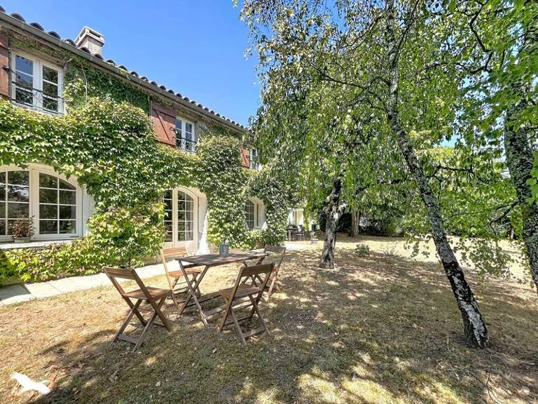 Maison en pierre de 8 pièces principales — photo 1