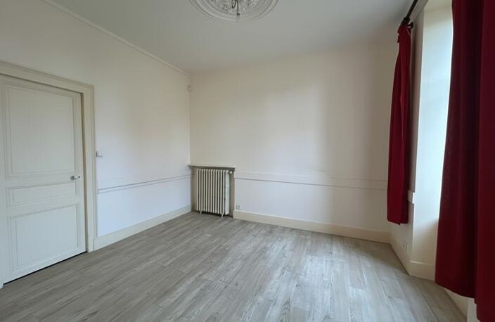 Vente maison 5 pièces 99 m² Vierzon (18100) — photo 5