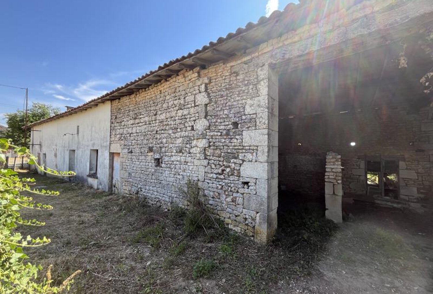 Maison en pierre de 3 pièces principales — photo 1