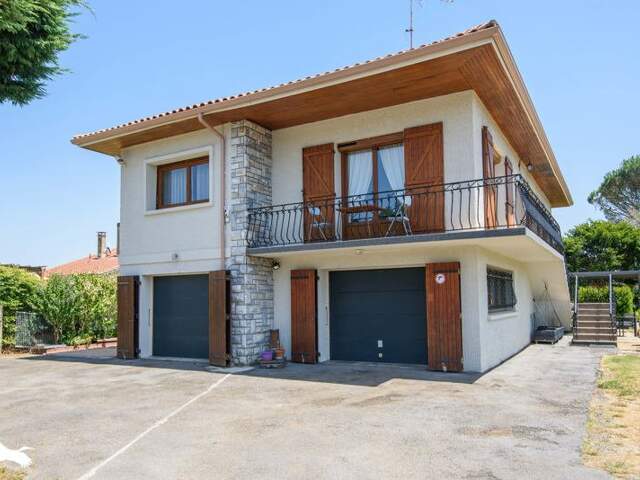 Maison de ville de 7 pièces principales — photo du bien
