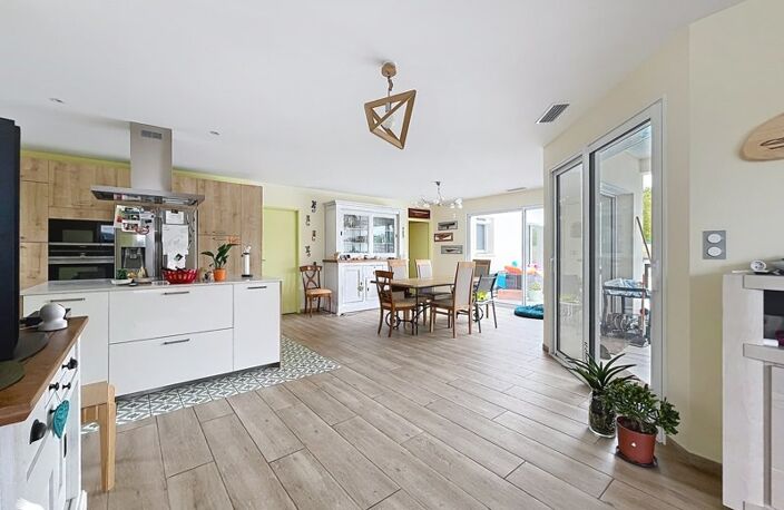 Contemporaine de 6 pièces principales — photo 2