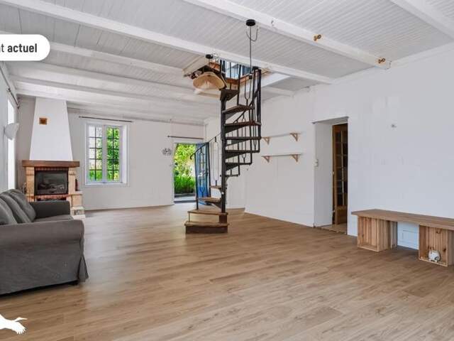 Maison en pierre de 4 pièces principales — photo du bien