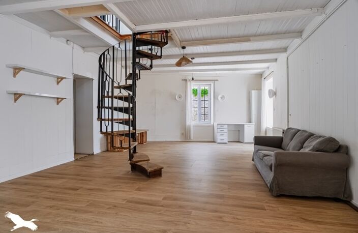 Maison en pierre de 4 pièces principales — photo 2