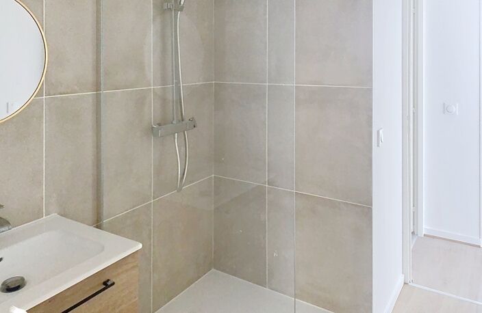 Vente appartement 3 pièces 60 m² Bordeaux (33300) — photo 4