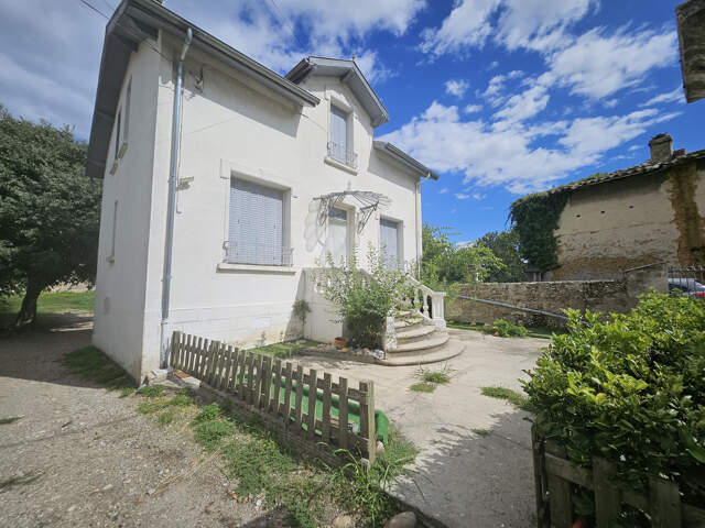 À VENDRE   Charmante Villa T4 de 122 m2 avec sous-sol complet et terrain arboré de 665 m2 ! — photo du bien