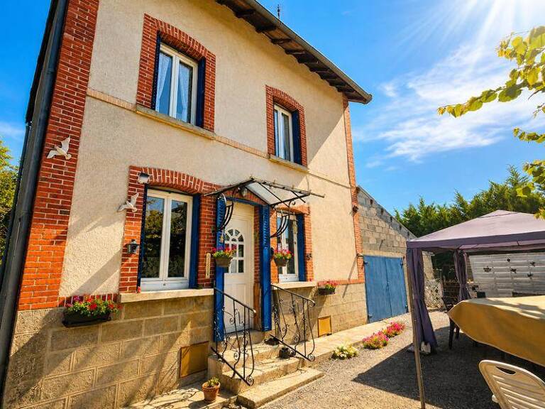 Maison en pierre de 4 pièces principales — photo 1