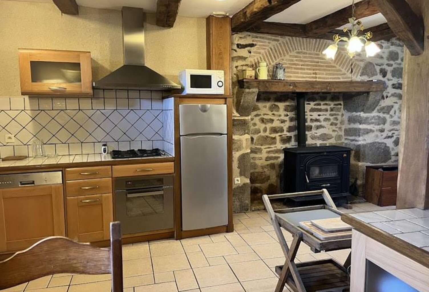 Maison en pierre de 3 pièces principales — photo 1