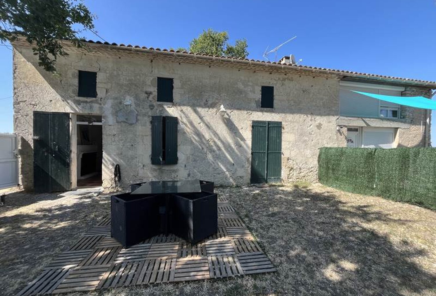 Vente immeuble   Saint-Androny (33390) — photo 1