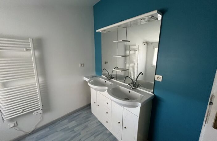Vente immeuble   Saint-Androny (33390) — photo 5