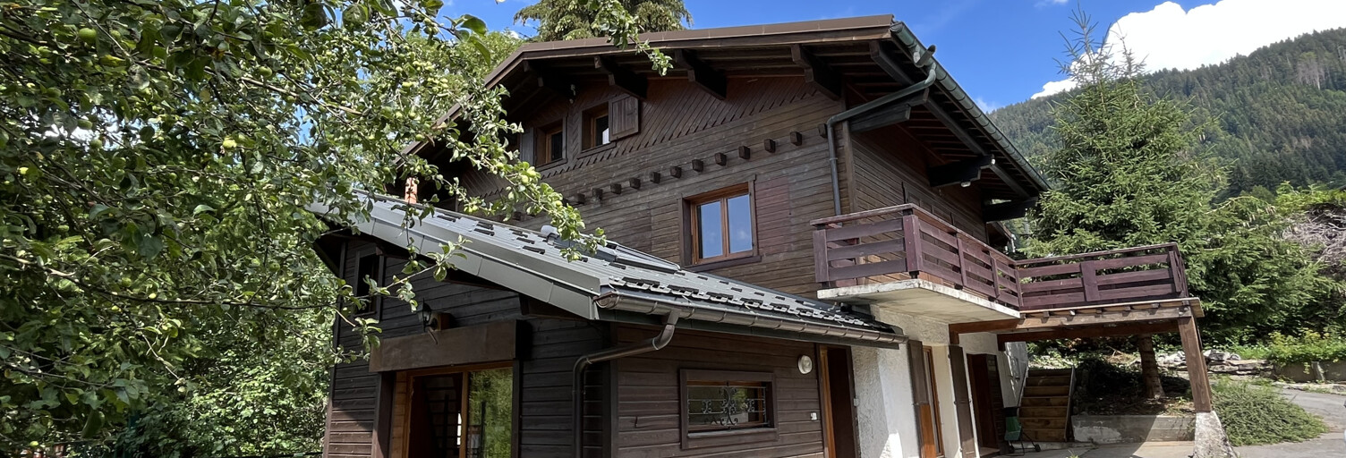 Maison 9 Pièces 209 m² à vendre à Cluses (74300)