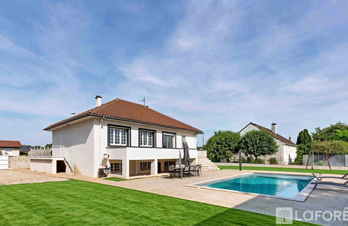 Maison Pusignan 5 pièce(s) 105.45 m2 — photo 2