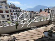 GRENOBLE T6 de 197m² avec terrasse et ascenseur privé — photo 2