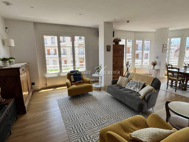 GRENOBLE T6 de 197m² avec terrasse et ascenseur privé — photo du bien