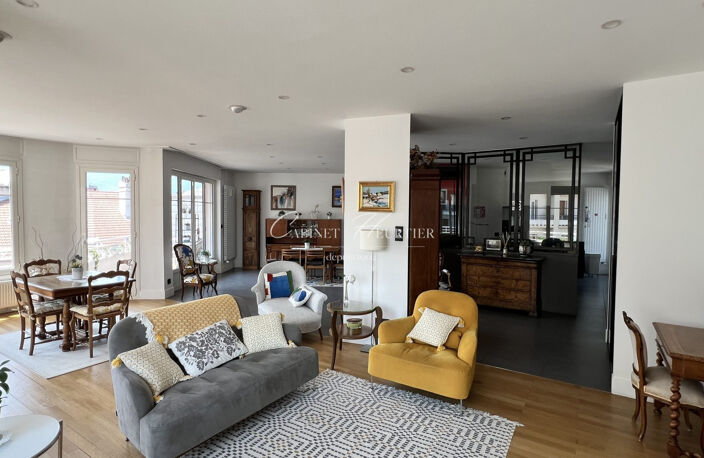 GRENOBLE T6 de 197m² avec terrasse et ascenseur privé — photo 5