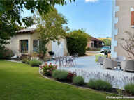? Maison de charme avec deux gîtes indépendants ? Revenus locatifs ? Fort potentiel d'évolution  Et si votre future maison contribuait à financer une partie de votre crédit immobilier ?  À seulement quelques minutes à pied du centre-ville de Bessières, de — photo 2