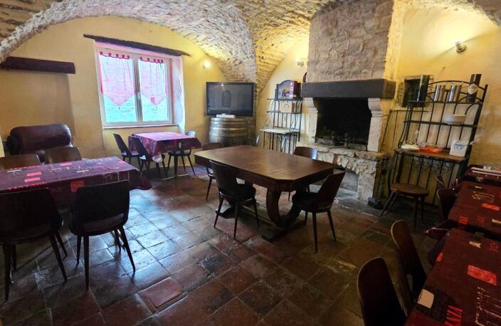 Demeure d'exception en pierre, maison de village  Idéale Chambres d'Hôtes — photo 3