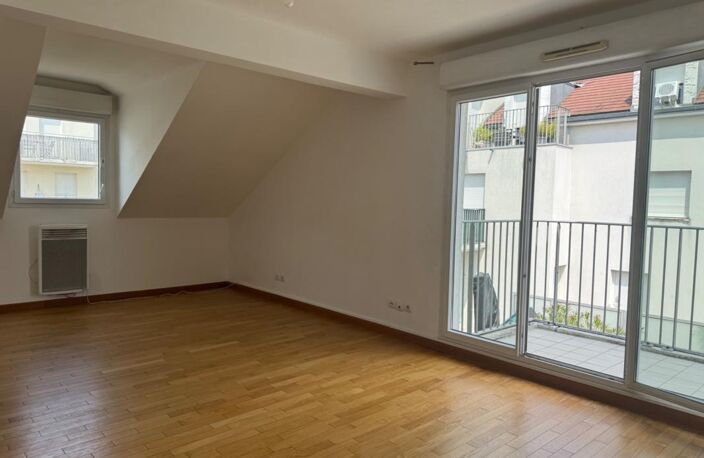LE PERREUX-SUR-MARNE – VUE EXCEPTIONNELLE SUR LA MARNE – 2 MIN RER A – 4 PIÈCES 75 M² – DERNIER ÉTAGE – ASCENSEUR – BALCONS – PARKING — photo 2