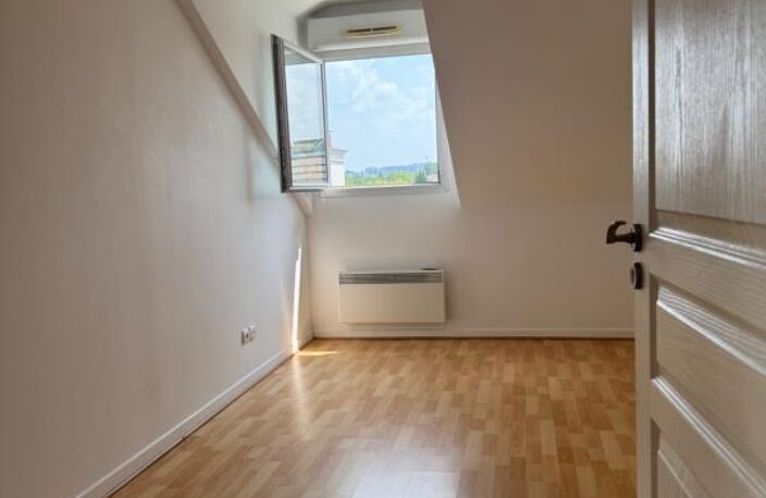 LE PERREUX-SUR-MARNE – VUE EXCEPTIONNELLE SUR LA MARNE – 2 MIN RER A – 4 PIÈCES 75 M² – DERNIER ÉTAGE – ASCENSEUR – BALCONS – PARKING — photo 4
