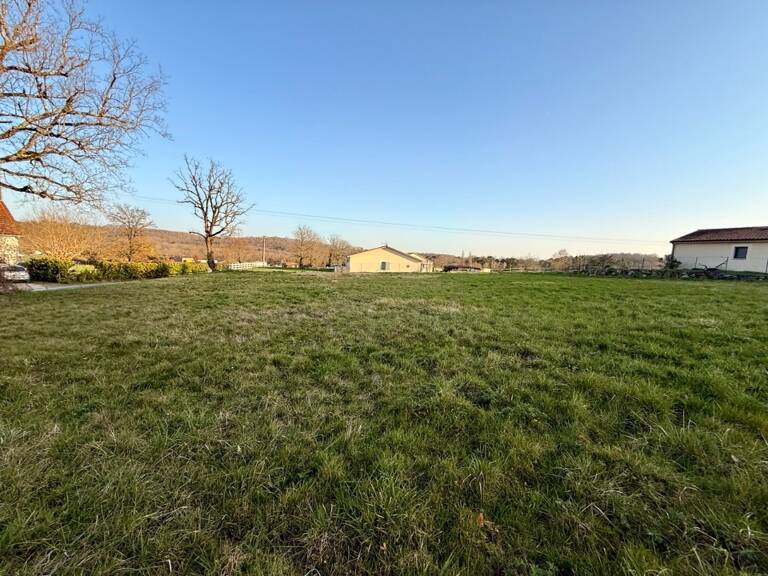 Terrain à bâtir à Saint-Nexans (24520) — photo 1