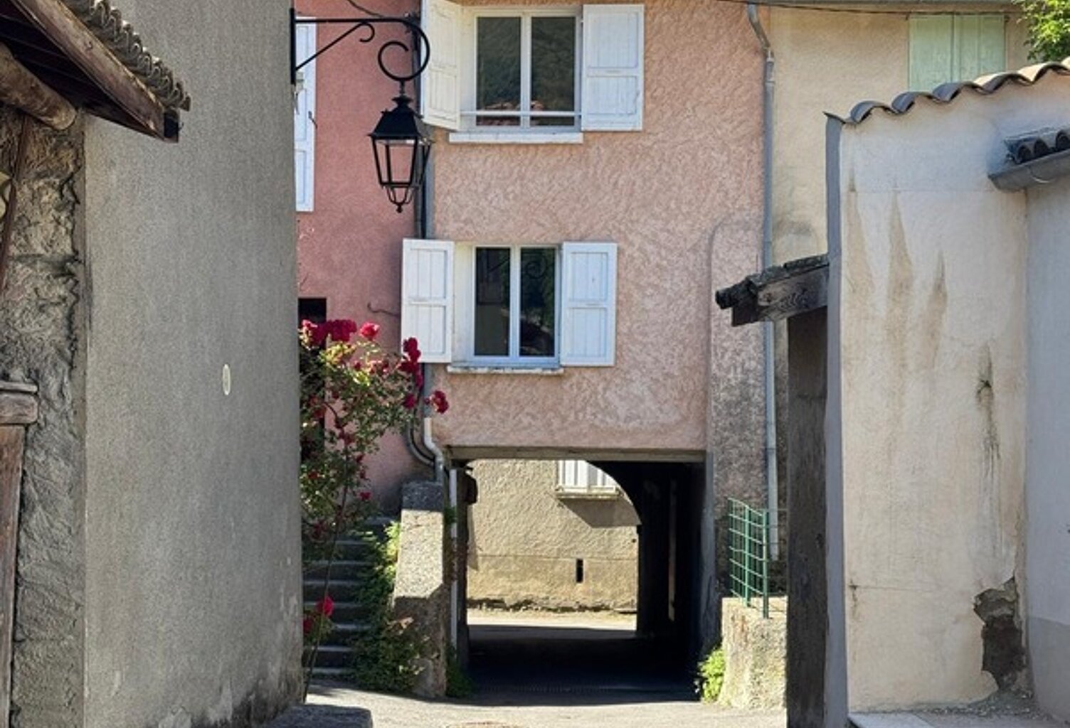 🏡 À VENDRE : Maison de village suspendue T4 atypique (~75 m²) – Le Brusquet — photo 1