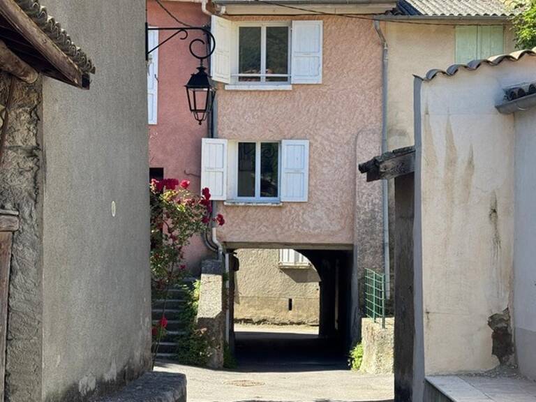   À VENDRE : Maison de village suspendue T4 atypique (~75 m²) – Le Brusquet — photo 1